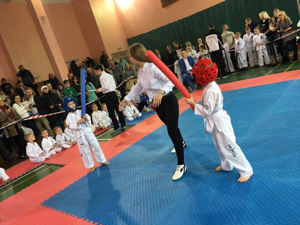 Первая Перчатка 2018