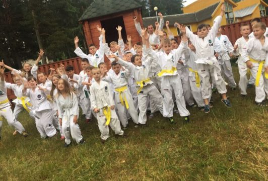 Для чего ребенку лагерь и как к нему готовиться впервые